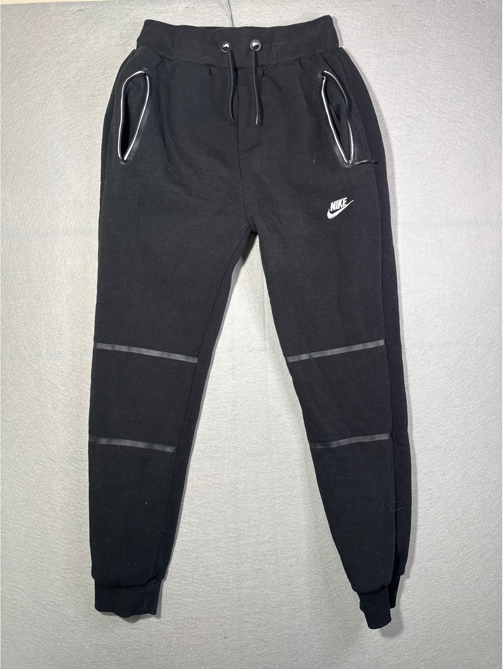 Nike Men's Black Jogger Sweatpants with Zippered Pockets